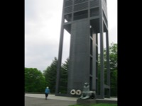 rosie-the-riveter-Anna-Hess-at-the-Carillon-given-to-the-United-States-by-The-Netherlands-in-1952-May-5-2016