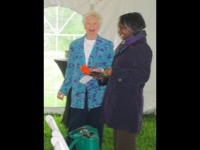 rosie-the-riveter-Carla-Bundy-Director-of-Communications-of-The-Netherlands-Embassy-and-Anna-Hess-A-Rosie-May-5-2016