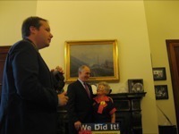 rosie-the-riveter-Mae-Krier-(Rosie-the-Riveters)-with-Senator-Casey-National-Rosie-the-Riveter-Day-March-21st-2017