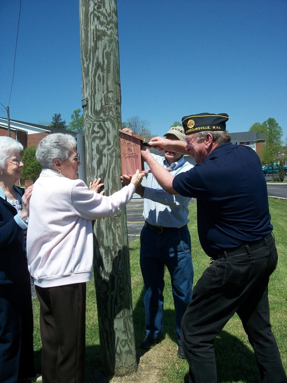 rosie-the-riveter-bluebird-house